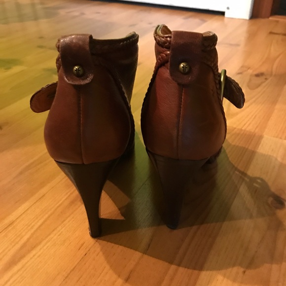 Frye Vicki - Brown Leather Ankle Bootie Stacked Heel Buckle - Size 11 - Picture 3 of 7